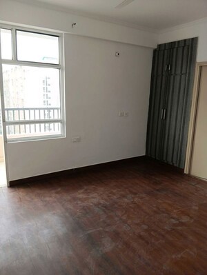 Room in 3.5 BHK Apartment at Galaxy North Avenue ll, Gaur City 2 – for Sale