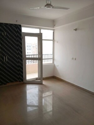 Room in 3.5 BHK Apartment at Galaxy North Avenue ll, Gaur City 2 – for Sale