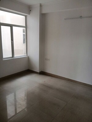 Room in 3.5 BHK Apartment at Galaxy North Avenue ll, Gaur City 2 – for Sale
