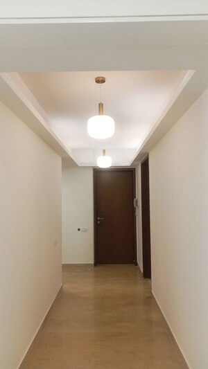 Room in 4 BHK Apartment at Sumer Trinity Towers, Prabhadevi – for Rent