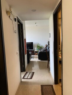 2 BHK + Servant Room Apartment For Rent in Hiranandani Atlantis