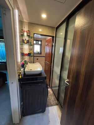Furnished Amenities in 3 BHK Apartment at Cosmopolis Tower, Andheri West – for Sale
