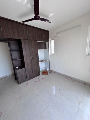 Room in 2 BHK Apartment at Pyramid Square 67A, Sector 67 – for Sale