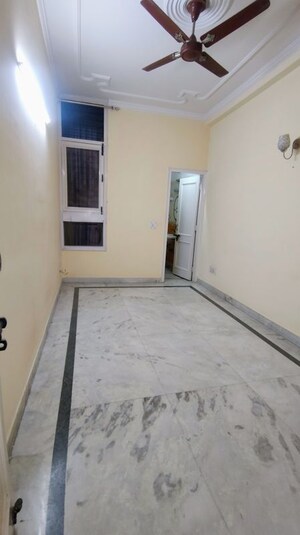 Room in 2 BHK Builder Floor at Saket – for Rent