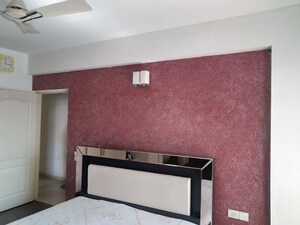 Furnished Amenities in 3.5 BHK Apartment at Unitech Uniworld Gardens, Sector 47 – for Sale
