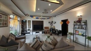 Team Area in 3.5 BHK Apartment at Central Park II-Bellevue, Sector 48 – for Rent