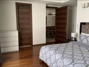 Room in 3.5 BHK Apartment at Central Park II-Bellevue, Sector 48 – for Rent