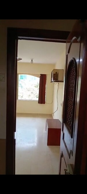 Furnished Amenities in 1 BHK Apartment at Vishal Su-Shee Apartment, Vile Parle East – for Rent