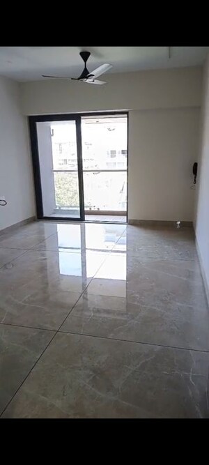 Room in 2 BHK Apartment at Vaidya West World, Andheri East – for Rent