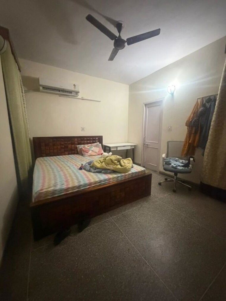 Bedroom, vijay-ratan-vihar 3 Bedroom 1600 Sq.Ft. Builder Floor In Sector 15 Gurgaon 10400313