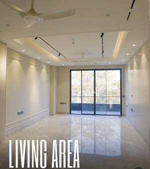 Building Lobby in 3.5 BHK Builder Floor at Essar Homes, Sainik Colony – for Sale