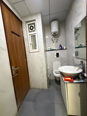 Team Area in 3 BHK Builder Floor at Sector 12 – for Rent