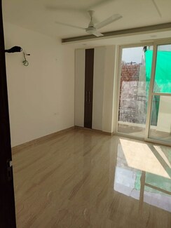 5 BHK + Servant Room Independent House For Rent in Sector 14