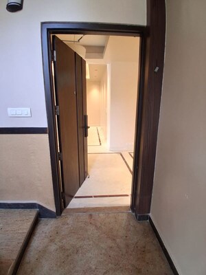 Building Lobby in 3 BHK Builder Floor at South City 1 – for Rent