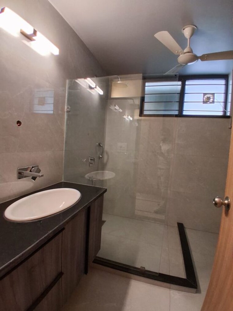 Kitchen, south city 1 3 Bedroom 2300 Sq.Ft. Builder Floor In South City 1 Gurgaon 10400321