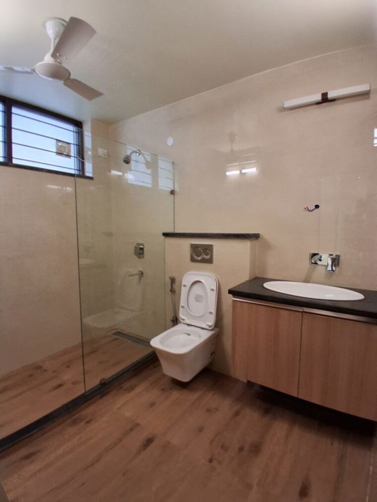 Bathroom, south city 1 3 Bedroom 2300 Sq.Ft. Builder Floor In South City 1 Gurgaon 10400321