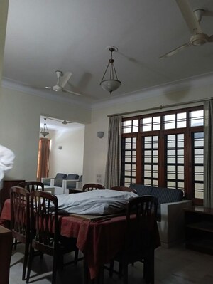 Bedroom in 3 BHK Builder Floor at Sector 17 – for Rent