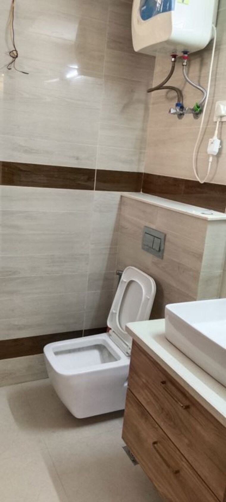 Bathroom, whiteland-blissville 3 Bedroom 1672 Sq.Ft. Builder Floor In Sector 76 Gurgaon 10400326