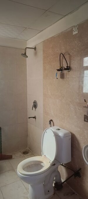 Bathroom in 3 BHK Apartment at Amrapali Silicon City, Sector 76 – for Rent