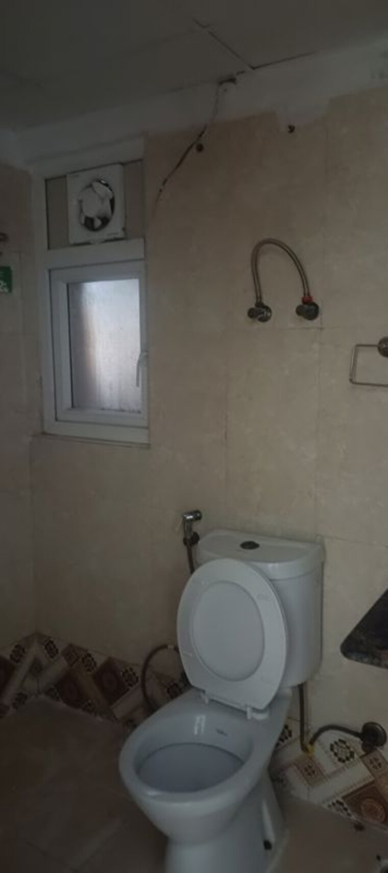 Bathroom, amrapali-silicon-city 2 Bedroom 1180 Sq.Ft. Apartment In Sector 76 Noida 10400345