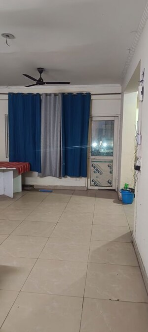 Living Room in 3 BHK Apartment at Amrapali Silicon City, Sector 76 – for Rent