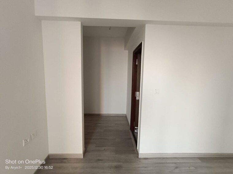 Room, hero-homes-phase-2 2 Bedroom 1099 Sq.Ft. Apartment In Sector 104 Gurgaon 10400353