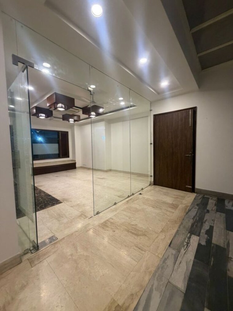 Kitchen, south city 1 3 Bedroom 2500 Sq.Ft. Builder Floor In South City 1 Gurgaon 10400408