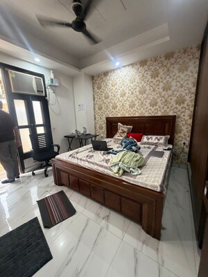 Bedroom in 3 BHK Builder Floor at Sector 30 – for Rent