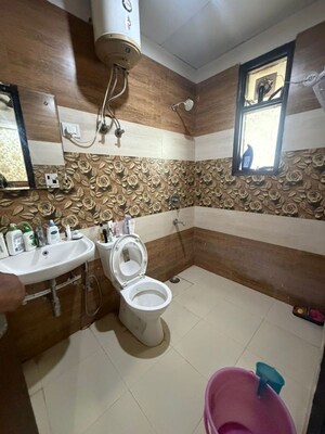 Team Area in 3 BHK Builder Floor at Sector 30 – for Rent