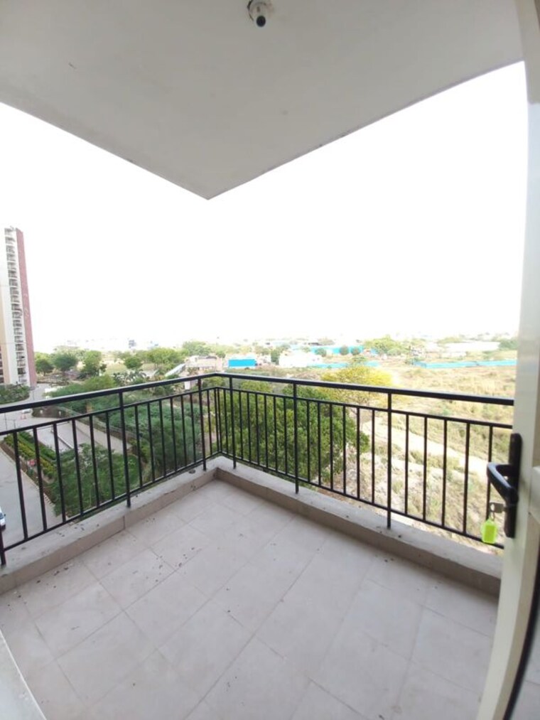Balcony, imperia-esfera 2.5 Bedroom 1578 Sq.Ft. Apartment In Sector 37c Gurgaon 10400415