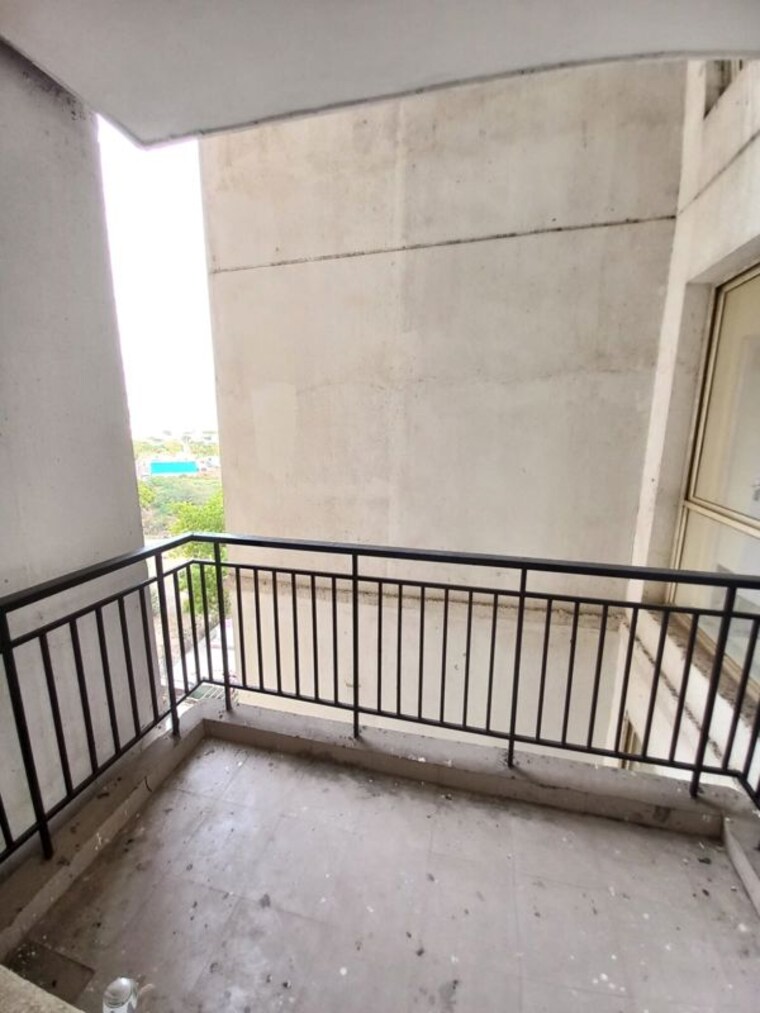 Balcony, imperia-esfera 2.5 Bedroom 1578 Sq.Ft. Apartment In Sector 37c Gurgaon 10400415