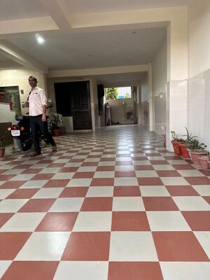 Parking in 3 BHK Builder Floor at Sector 15 ii – for Rent