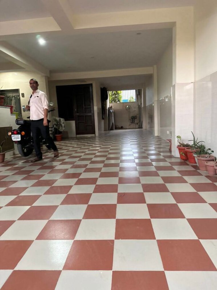  Parking, sector 15 ii 3 Bedroom 1500 Sq.Ft. Builder Floor In Sector 15 ii Gurgaon 10400425