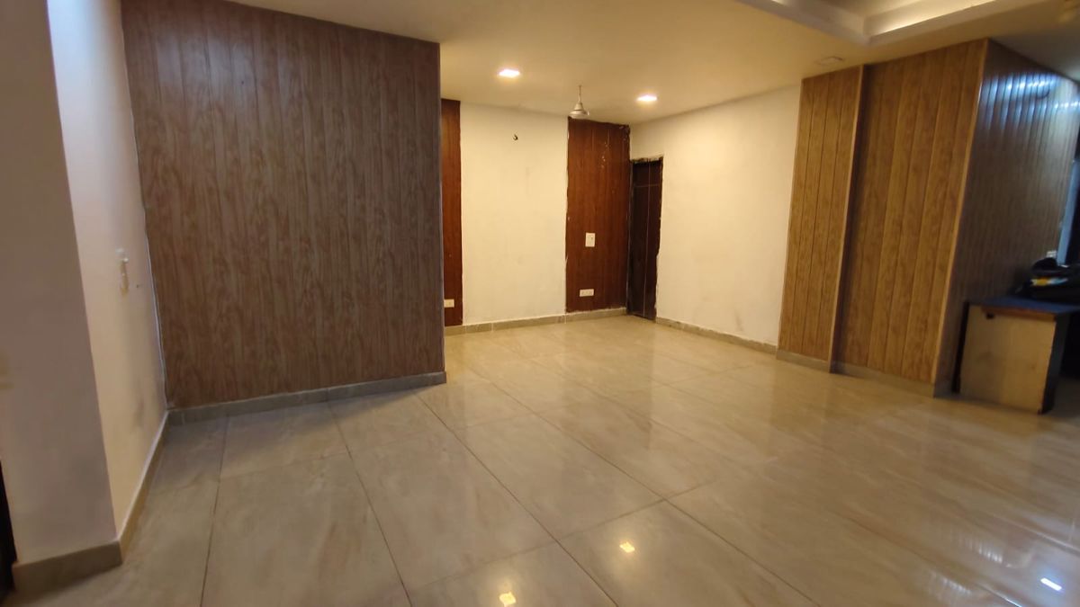2 BHK + Basement Builder Floor For Rent in Sector 55