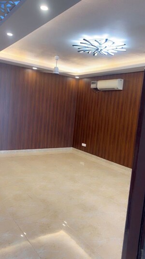 Room in 4 BHK Apartment at Pioneer Araya, Sector 62 – for Sale