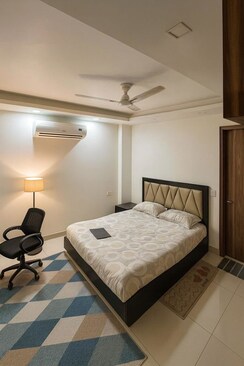 4 BHK + Servant Room Apartment For Sale in Pioneer Park Araya