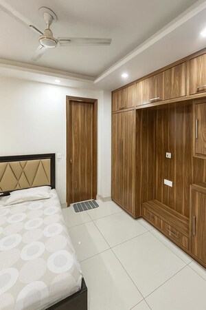 Room in 4 BHK Apartment at Pioneer Park Araya, Sector 61 – for Sale