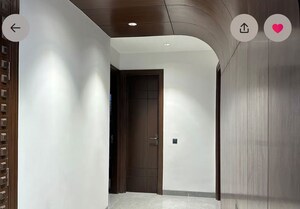 Building Lobby in 4 BHK Apartment at Sahara Grace, Sector 54 – for Sale
