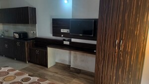 Room in 1 RK Apartment at Paramount Golf Forest Studio Apartments - OAK Towe, Zeta I Greater Noida – for Rent