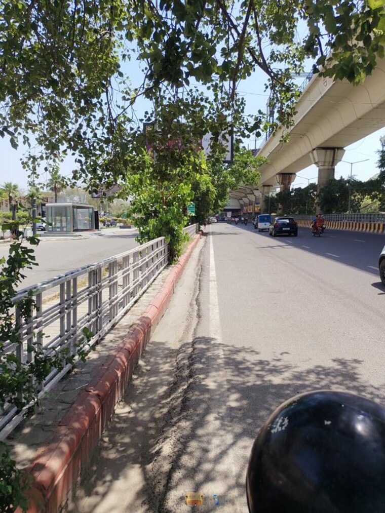 Exterior View, sector 34 Commercial Shop 200 Sq.Ft. In Sector 34 Noida 10400458