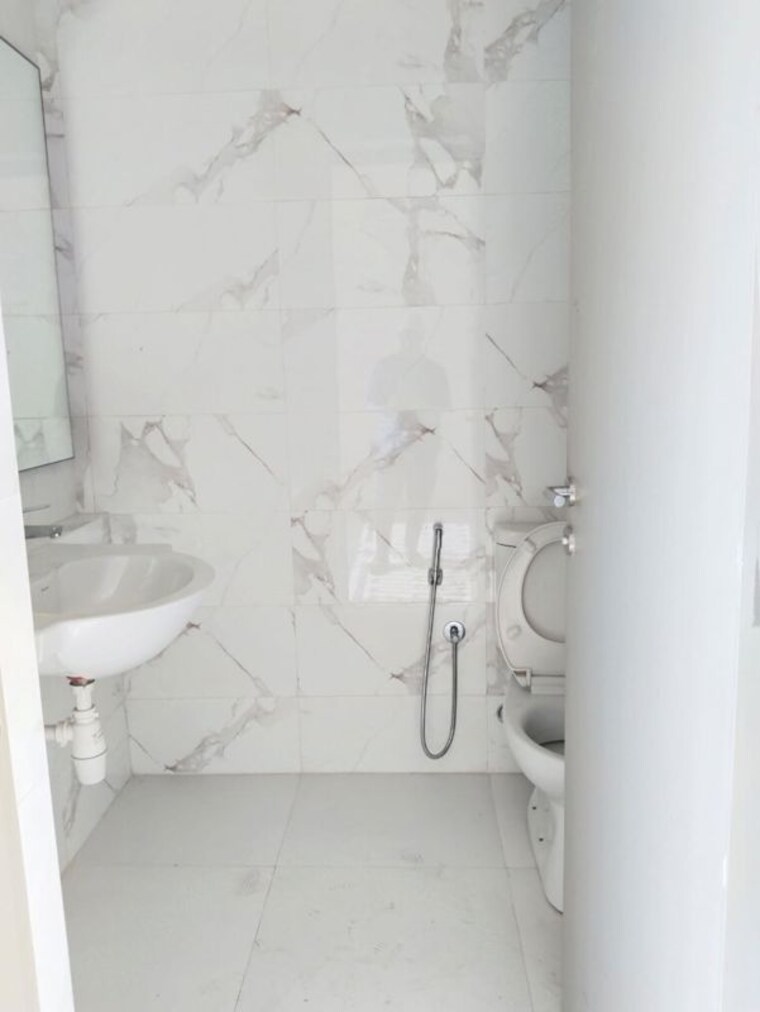 Bathroom, hiranandani-fortune-city 1 Bedroom 650 Sq.Ft. Apartment In New Panvel Navi Mumbai 10400461