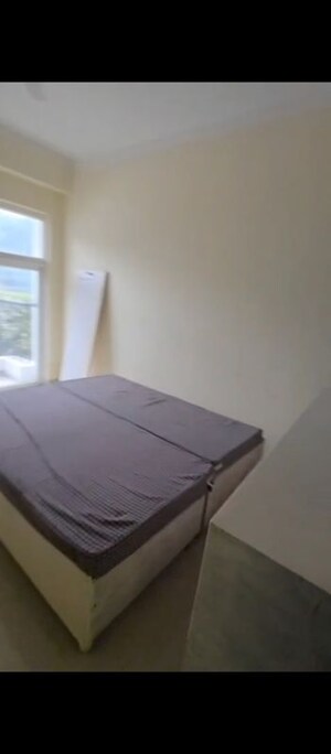 Bedroom in 5 BHK Apartment at Amrapali Platinum, Sector 119 – for Rent