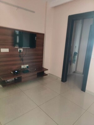 Room in 3 BHK Builder Floor at Sector 9 – for Rent