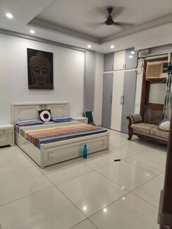 3 BHK + Pooja Room,Servant Room,Study Room,Extra Room,Basement,Store Room Builder Floor For Rent in Sector 9