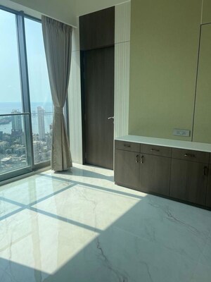 Room in 4 BHK Apartment at Rustomjee Crown, Prabhadevi – for Sale