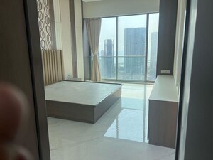 Room in 4 BHK Apartment at Rustomjee Crown, Prabhadevi – for Sale