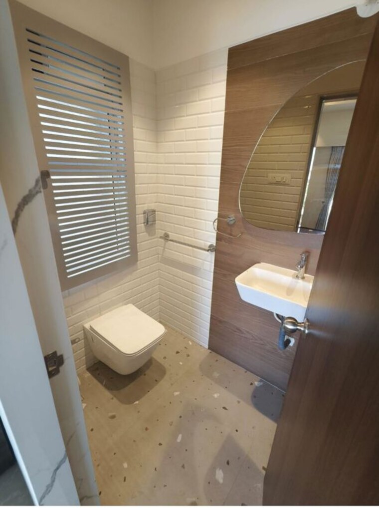 Bathroom, sigma-emerald 3 Bedroom 1500 Sq.Ft. Apartment In Santacruz East Mumbai 10400571
