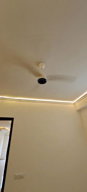 Furnished Amenities in 3 BHK Apartment at Smart World Orchard, Sector 61 – for Rent