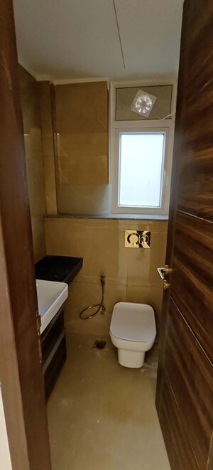 Bathroom in 3 BHK Apartment at Smart World Orchard, Sector 61 – for Rent