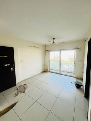 Room in 1 BHK Apartment at Paranjape Forest Trails Pebbles, Bhugaon – for Rent